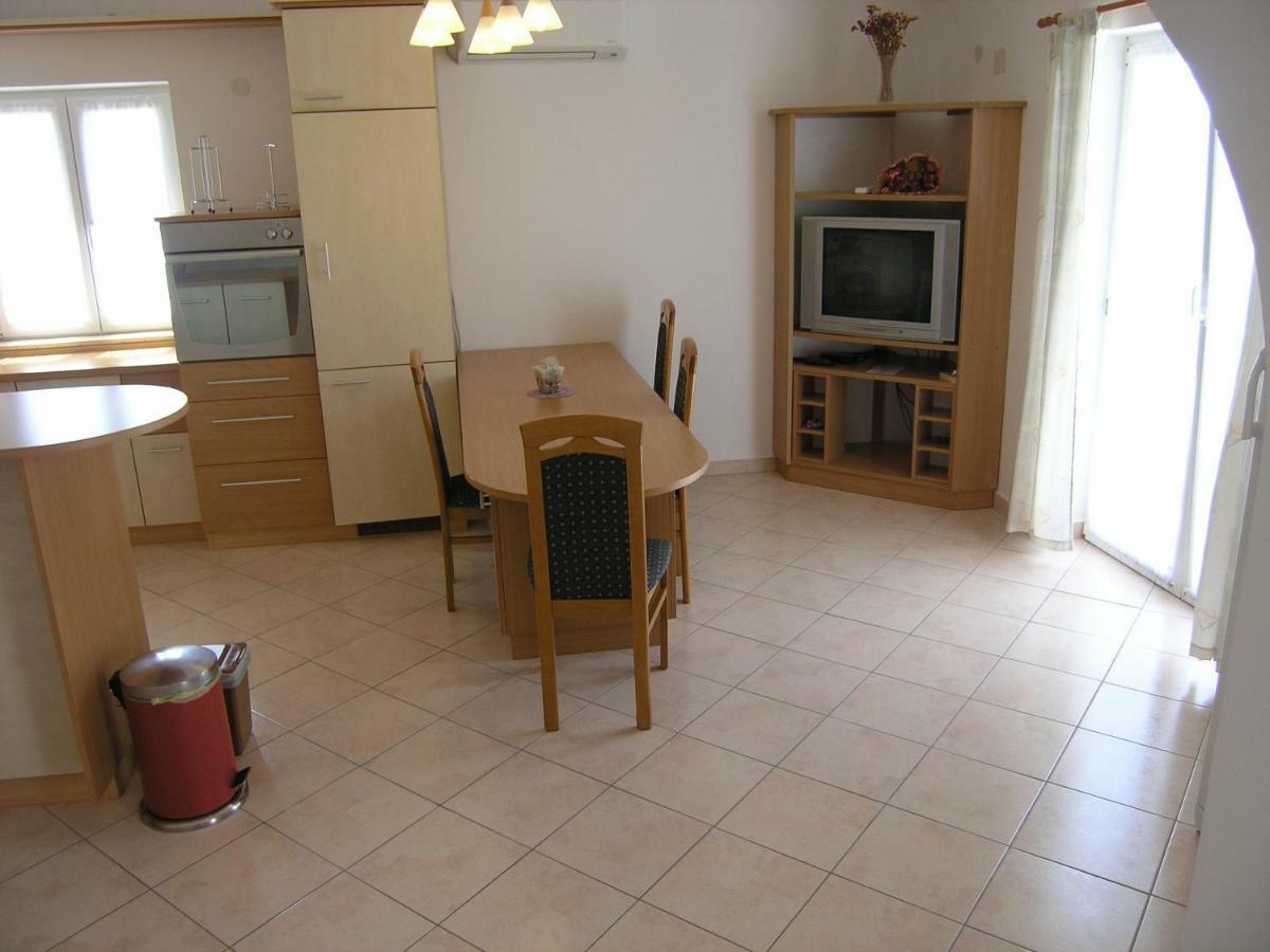 Apartman Juric Apartment Krk Town Bagian luar foto
