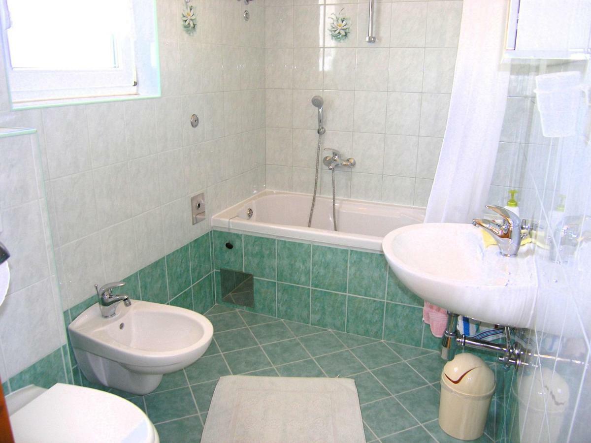 Apartman Juric Apartment Krk Town Bagian luar foto